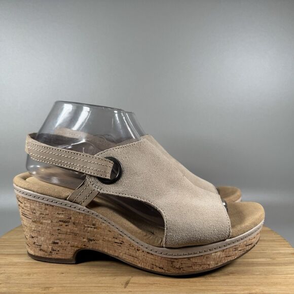 Clarks Women's Giselle Loop Wedge Sandal Beige Size 10 M - Picture 1 of 7